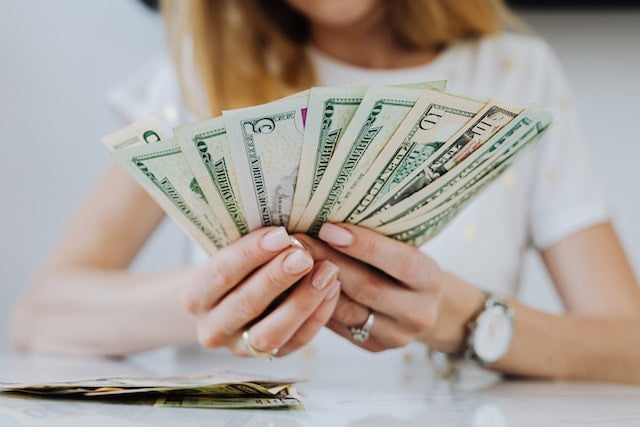 Travel Bloggers Make Money